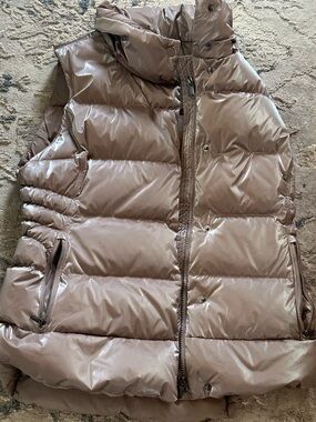 Athleta Downtown Quilted Puffer Vest in Brown Taupe/Champagne